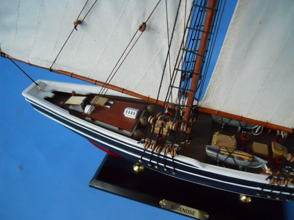 Wooden Bluenose Limited Model Sailboat 25"