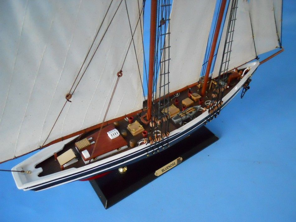 Wooden Bluenose Limited Model Sailboat 25"