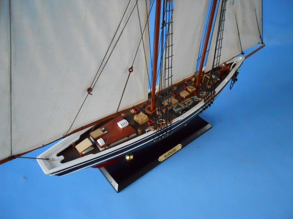 Wooden Bluenose Limited Model Sailboat 25"