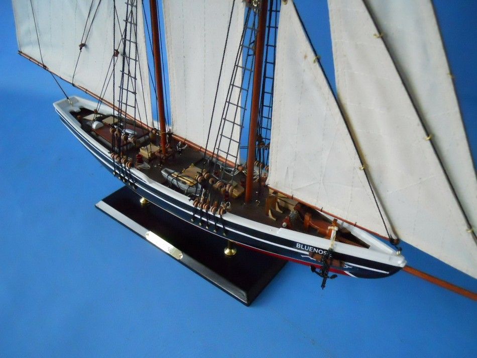 Wooden Bluenose Limited Model Sailboat 25"