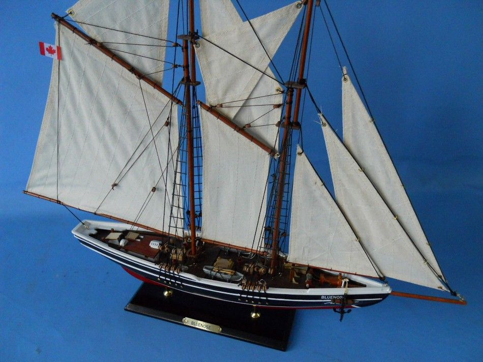 Wooden Bluenose Limited Model Sailboat 25"
